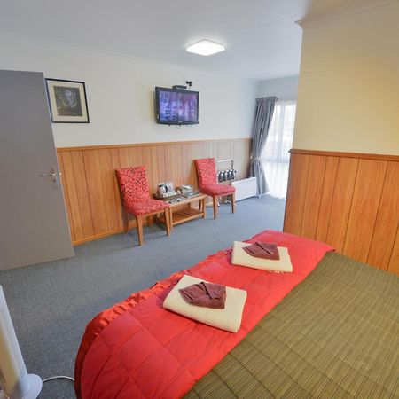 Wilderness Motel Accommodation Хааст Екстериор снимка