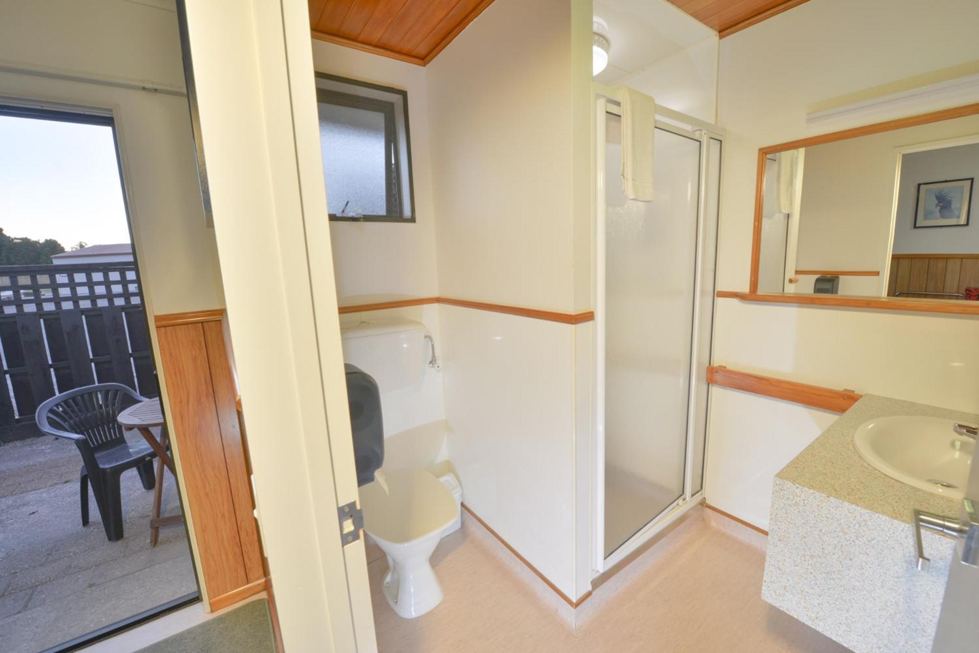Wilderness Motel Accommodation Хааст Екстериор снимка